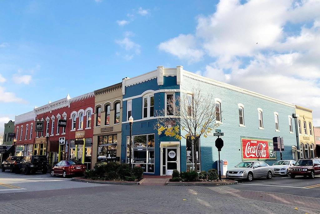 Pedalers Pad - Hot Tub - Downtown Bentonville in Bentonville, Ozark Mountains