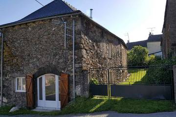 Gîte pour 8 personnes, avec jardin et terrasse à Rieupeyroux