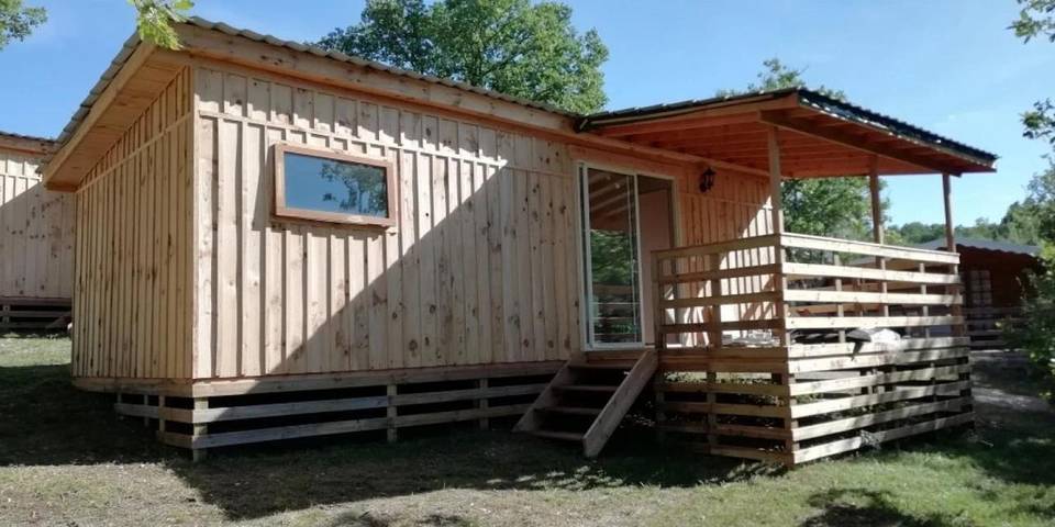 Location de vacances pour 6 personnes, avec piscine et bassin pour enfant, animaux acceptés à Reilhaguet - 3