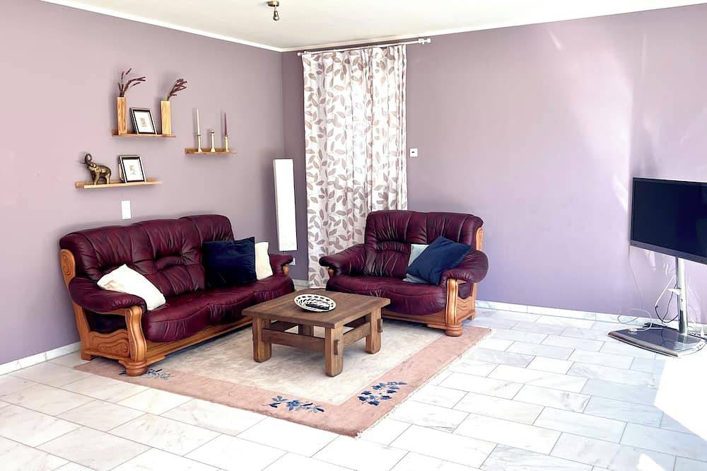 Bungalow im Grünen mit Garten, 20Min bis Berlin Hbf (Regio). in Falkensee, Havelland