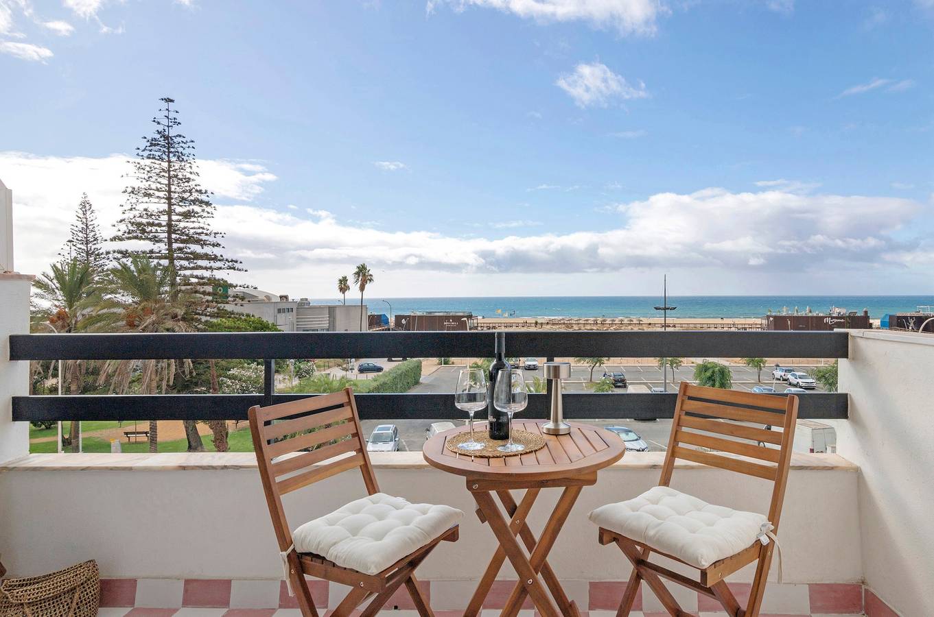 Appartement entier, Appartement 'Mira Mar' avec vue sur mer, balcon et Wi-Fi in Monte Gordo, District de Faro