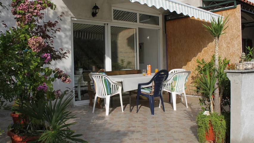 Studio für 2 Personen, mit Terrasse