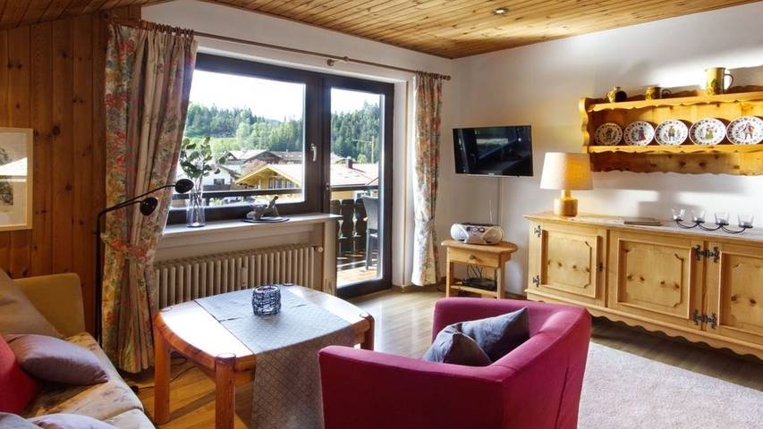 Hütte für 6 Personen, mit Ausblick und Balkon im Mittenwald