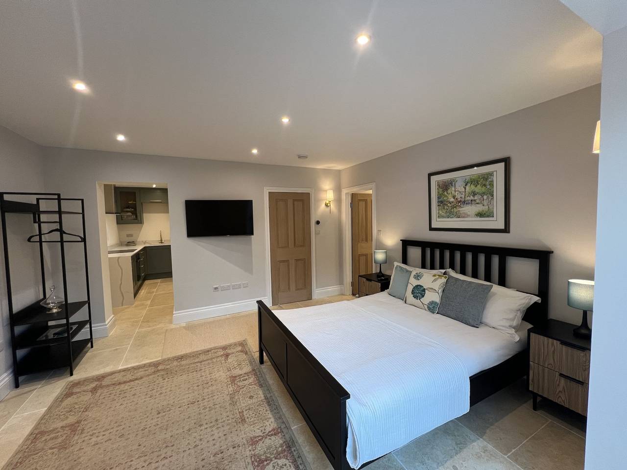 Entire holiday apartment, Central Oxford Studio 101 with Parking in Oxford, Oxfordshire