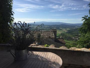 Gîte pour 4 personnes, avec vue et terrasse dans Village de Gordes
