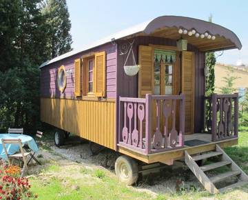 Gîte pour 6 personnes, avec vue ainsi que jardin et piscine à Montmaur