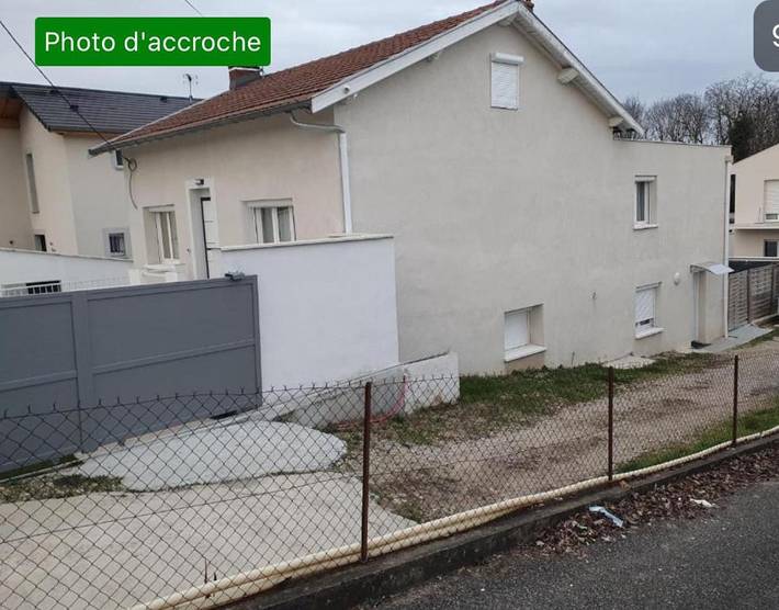 Gîte pour 4 personnes, avec jardin et terrasse à Décines-Charpieu - 2