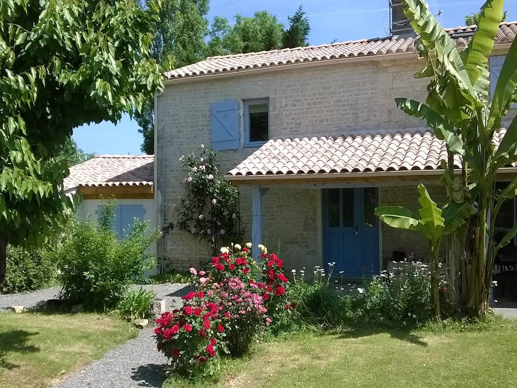 Gite 'The Cornflowers' (Les Bleuets) in Lairoux, Fontenay-le-Comte