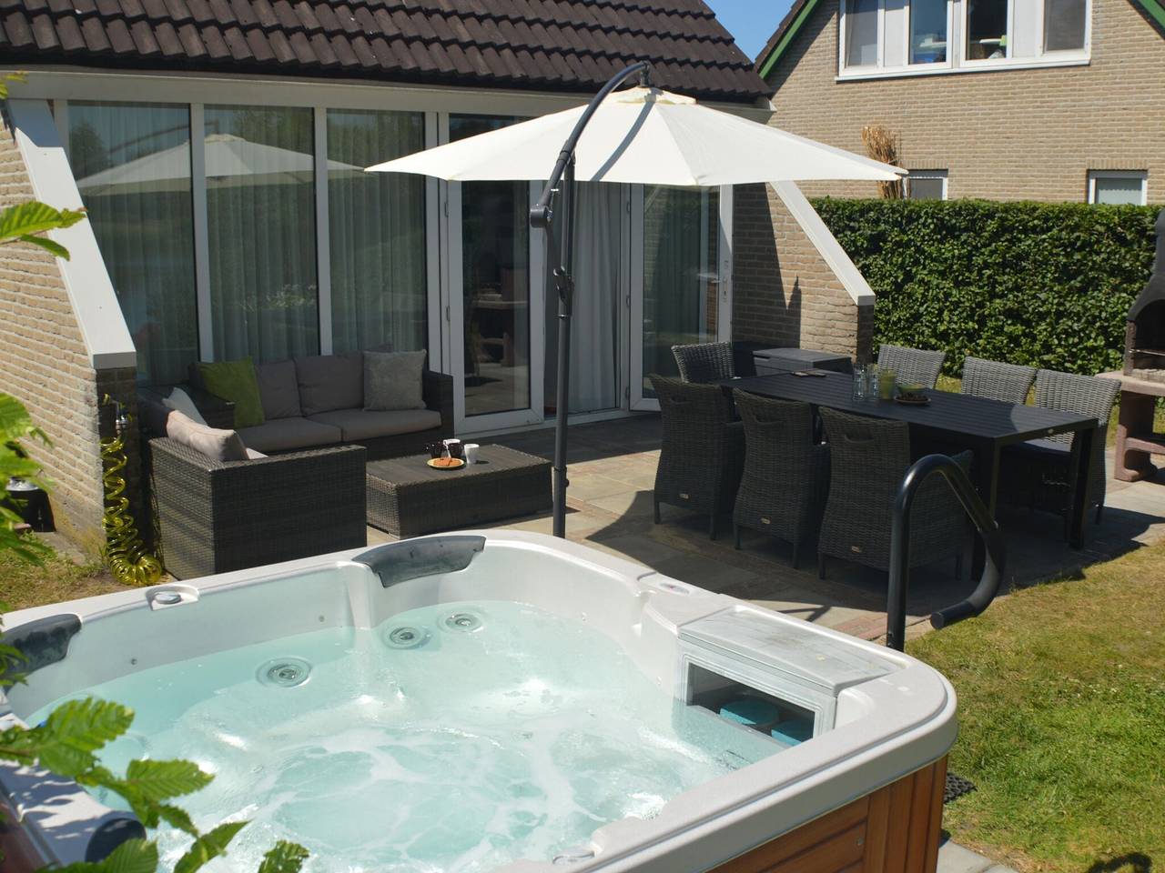 Luxe woning met sauna, buitenspa en waterfiets in Vlagtwedde, Provincie Groningen