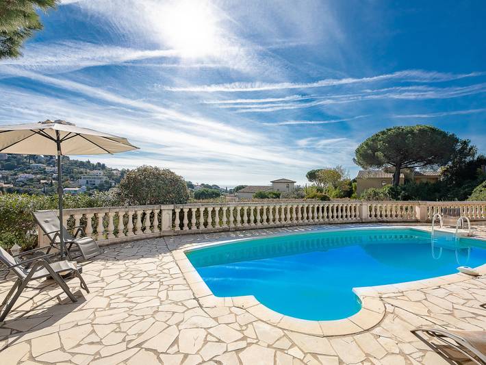 Location de vacances pour 8 personnes, avec terrasse et jardin à Roquebrune-sur-Argens - 2