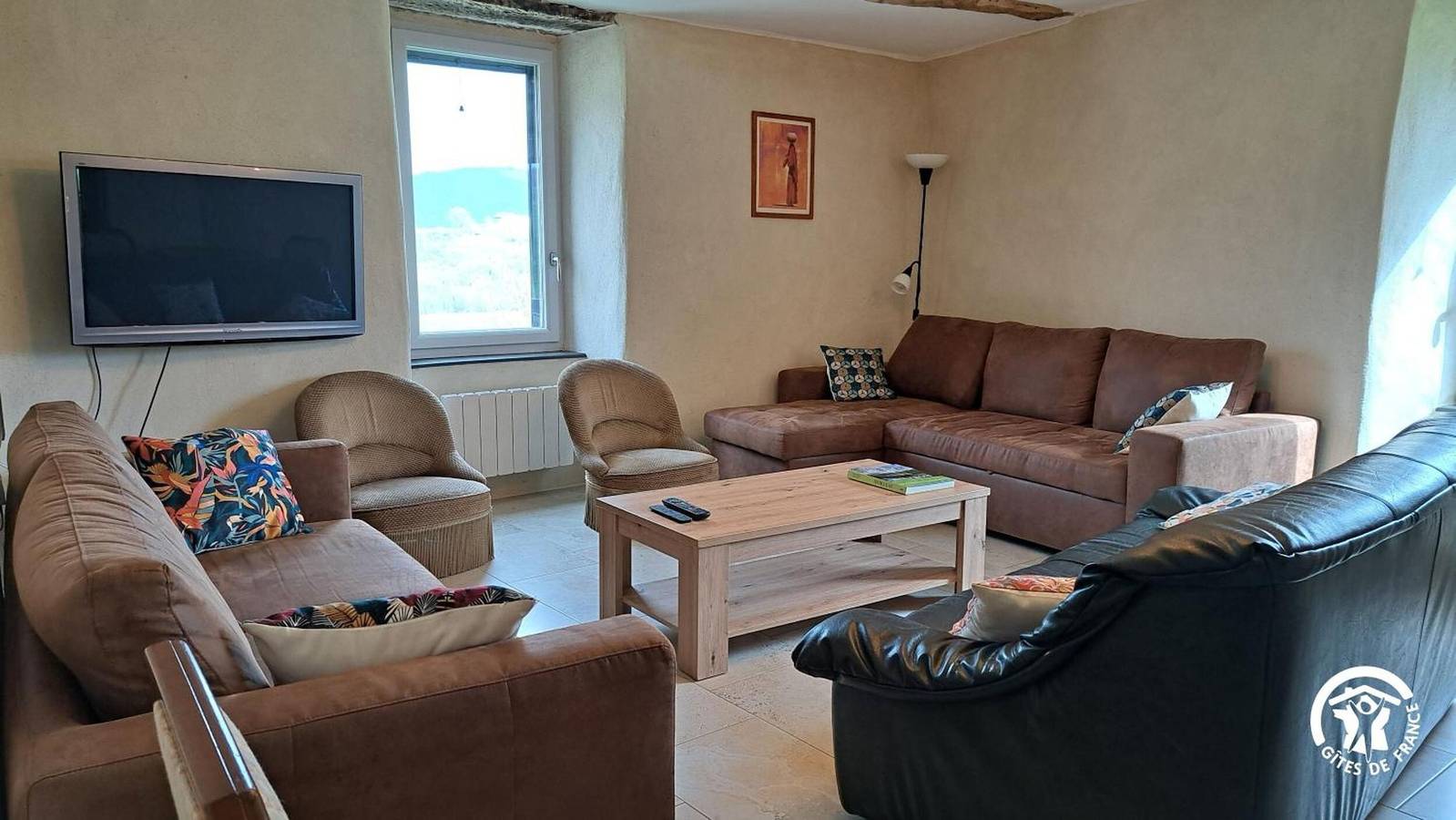 Maison de campagne « Le Mas De Jacquet » : vue montagne, terrasses privées, Wi-Fi in Saint-Izaire, Parc naturel régional des Grands Causses