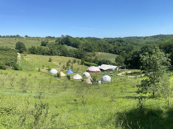 Gîte pour 100 personnes, avec jardin et terrasse, animaux acceptés