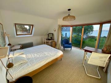 Location de vacances pour 6 personnes, avec vue ainsi que jardin et terrasse dans Le Cabellou