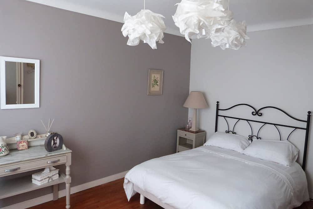 Maison  lumineuse décorée avec soin à 300 mètres de la plage des Sables Blancs. in Concarneau, Région de Quimper