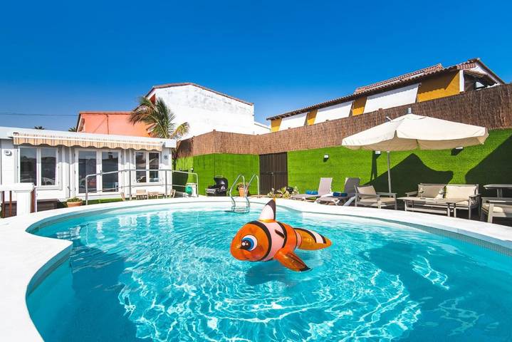 Chalet para 6 personas, con vistas además de jardín y piscina en Telde