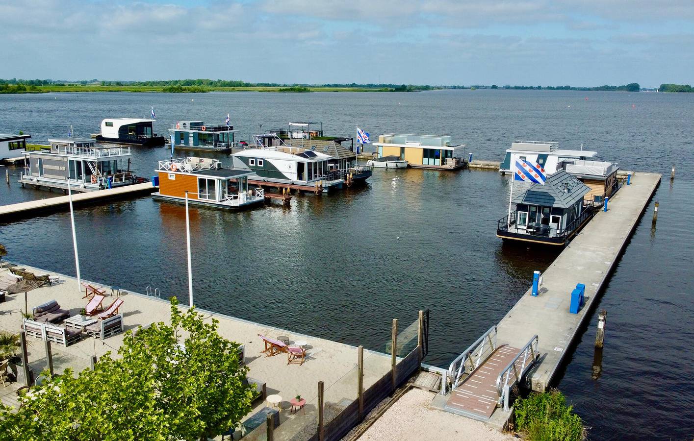 Hausboot für 4 Personen mit Terrasse in Friesland