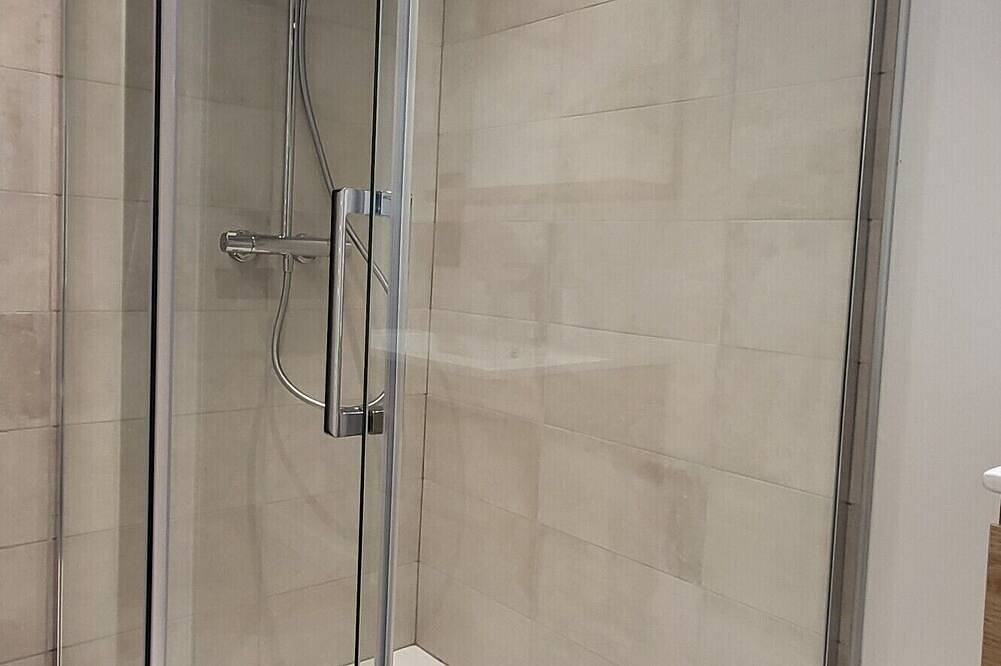 Ganze Wohnung, Apartment-Einfach-Ensuite-Bergblick in Mieussy, Region Bonneville