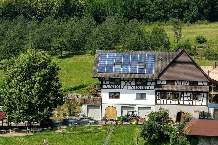 Ferienwohnung für 6 Personen, mit Balkon und Garten sowie Sauna in Ottenhöfen im Schwarzwald