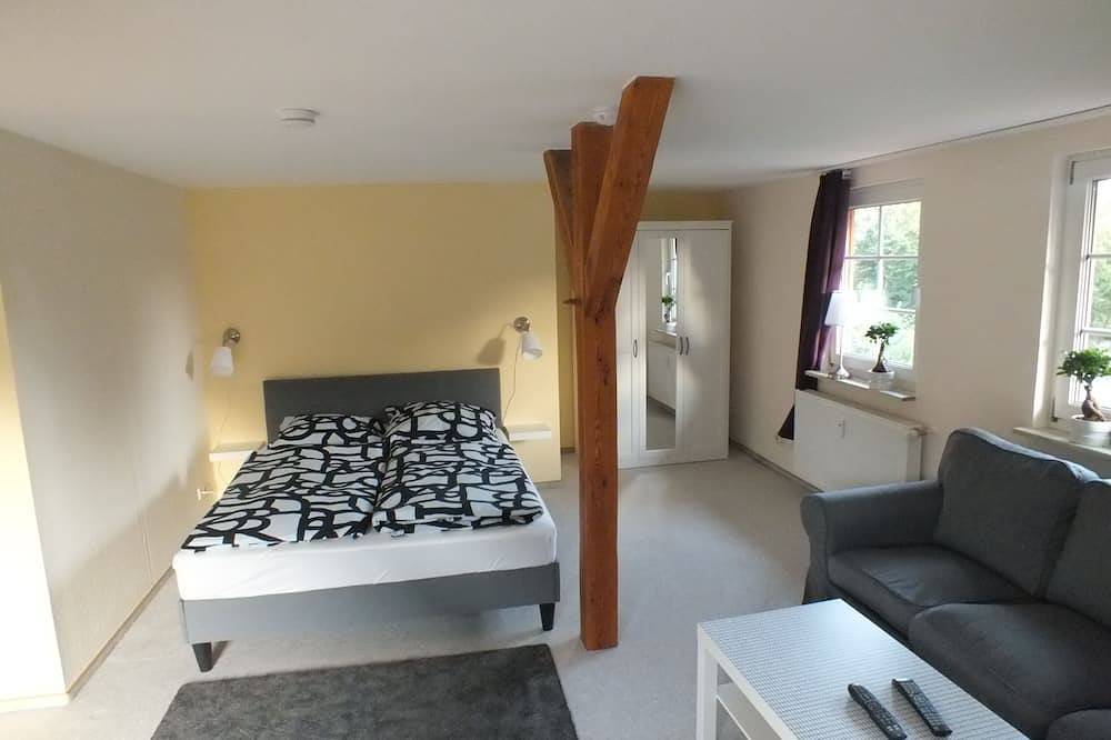 Ganze Wohnung, Ferienwohnung Waldblick an der Mecklenburgischen Seenplatte in Alt Schwerin, Plauer See