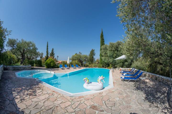 Villa für 2 Personen, mit Balkon und Terrasse sowie Garten und Pool auf Lefkada - 3