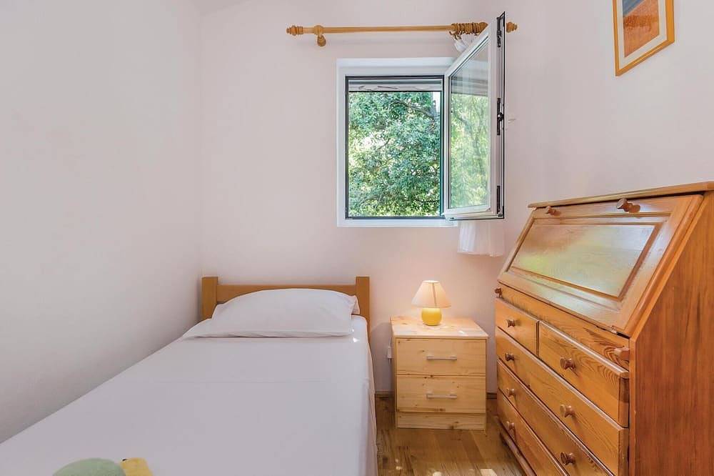 2 bedroom awesome home in Gornje Tucepi in Makarska, Makarska Riviera