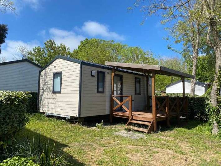 Camping pour 4 personnes, avec bassin pour enfant et jacuzzi à Saint-Georges-d'Oléron