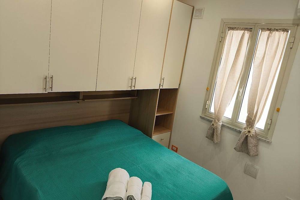 Entire apartment, Cozy bivani max 4 p bed, 10 min Palermo Falcone Borsellino airport in Villagrazia di Carini, Carini