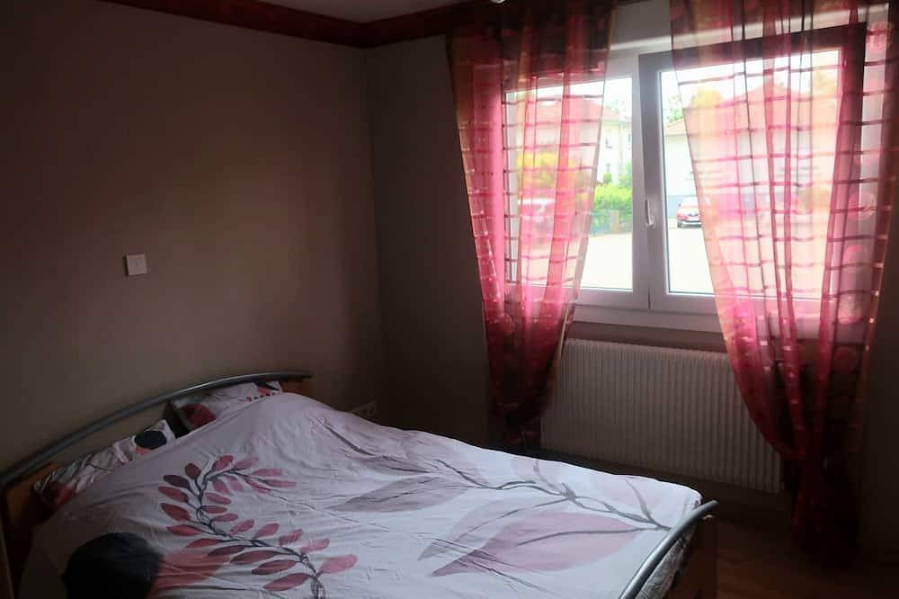 Charming house with large garden 3 minutes from Switzerland in Saint-Louis, Mulhouse region