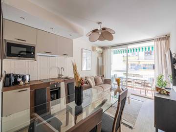Gîte pour 4 personnes, avec balcon et balcon/terrasse dans Plage de Juan-les-Pins