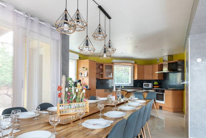Maison de vacances pour 14 personnes, avec Balcon et Jacuzzi ainsi que Terrasse et Jardin à Cornimont