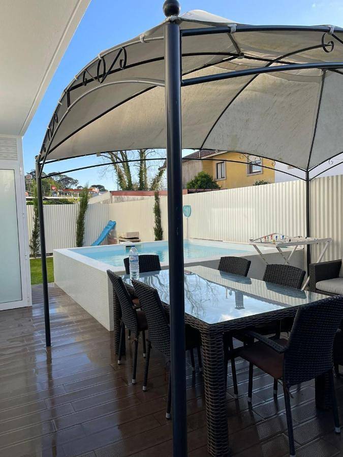 Location de vacances pour 4 personnes, avec vue ainsi que piscine et jardin dans Santo Tirso - 3