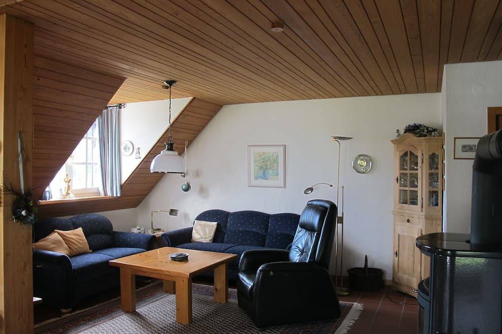 Ganze Wohnung, Familienfreundliche, großzügige Ferienwohnung mit Aussicht in Silbach, Winterberg