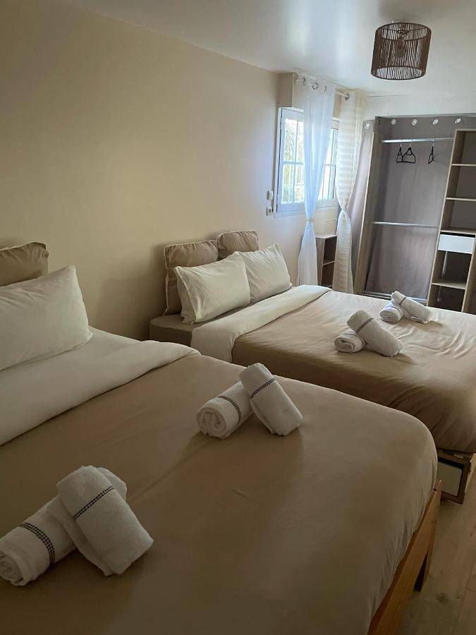 Villa Mandalika in Noisy-le-Grand, Seine-Saint-Denis