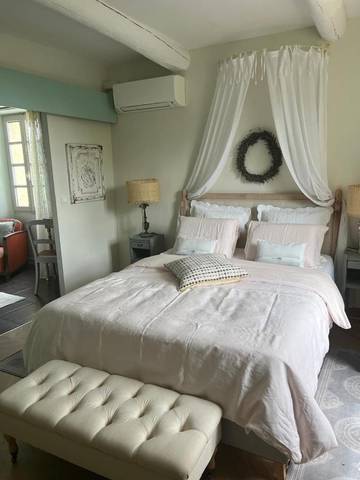 Chambre d’hôte pour 2 personnes, avec jardin ainsi que piscine et vue à Vacqueyras