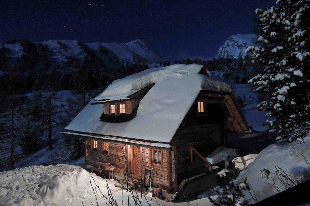 Romantische  Almhuette zum Wohlfühlen in Reichenau (Österreich), Nockberge