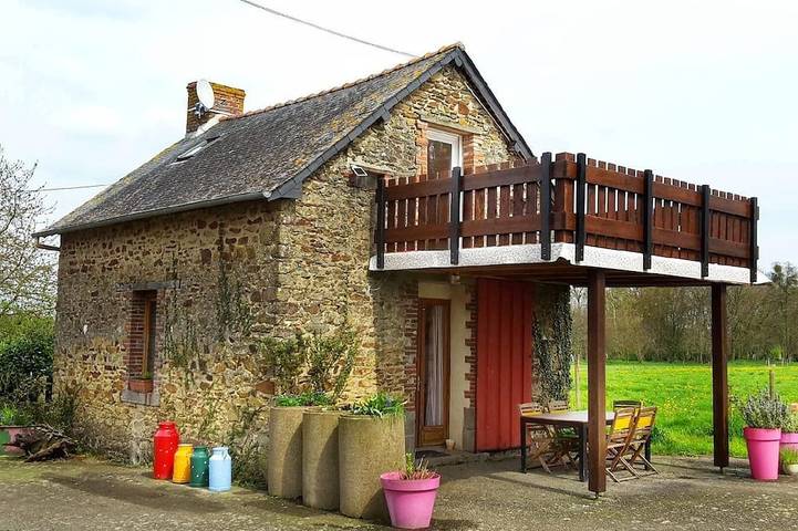 Gîte pour 4 personnes, avec jardin à Cuillé