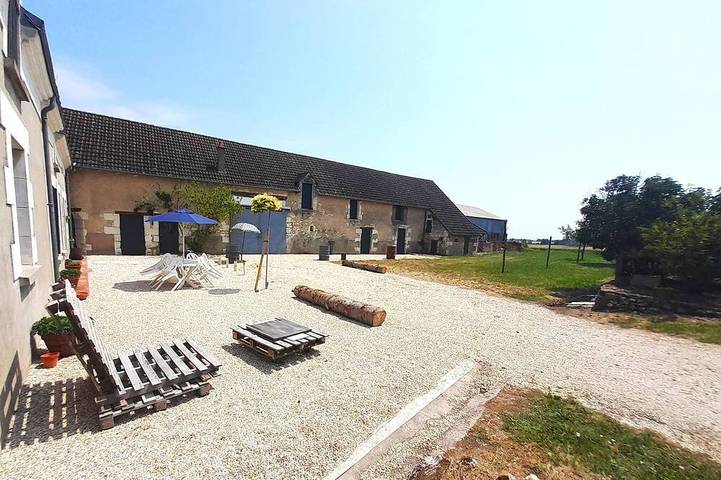 Gîte pour 9 personnes, avec terrasse et jardin dans Lye