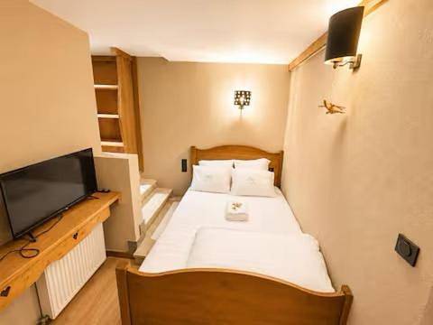 Gîte pour 2 personnes, avec jacuzzi et sauna dans Lac de Montriond - 3