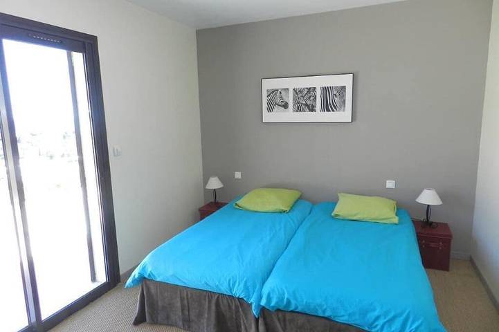 Location de vacances pour 8 personnes, avec balcon et jardin dans Plage de La Fossette - 4