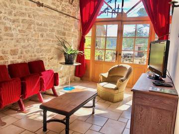Gîte pour 6 personnes, avec vue ainsi que jardin et piscine à Cajarc