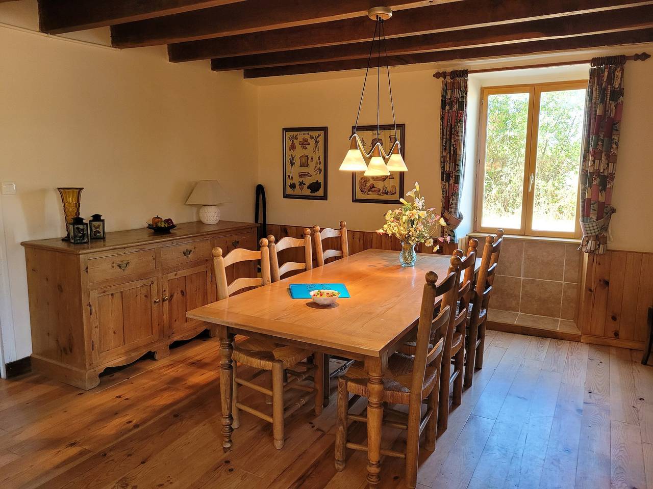 Casa vacacional 'Gite La Vigne' con piscina compartida, terraza privada y wifi in Saint-Saud-Lacoussière, Parque Natural Regional Périgord-Limousin