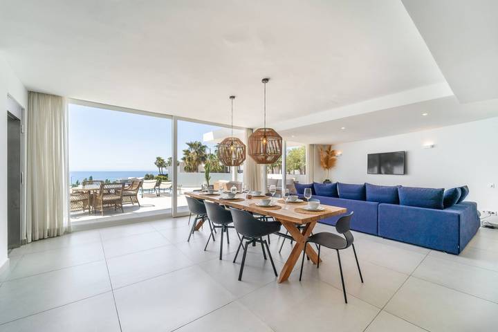 Maison de vacances pour 8 personnes, avec Balcon/Terrasse ainsi que Jacuzzi et Jardin dans Reserva del Higueron