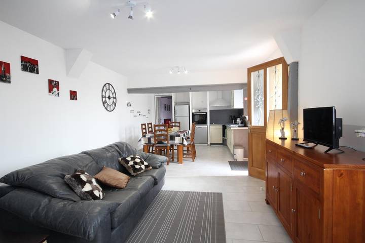 Gîte pour 4 personnes, avec terrasse et jardin à Mauquenchy