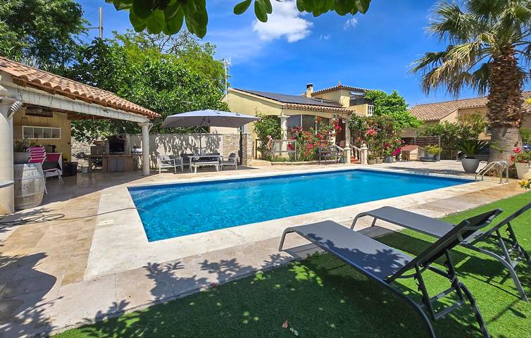 Appartement mit Pool in der Nähe von Avignon, Parkplatz und Internet in Les Angles (Gard), Nimes und Umgebung