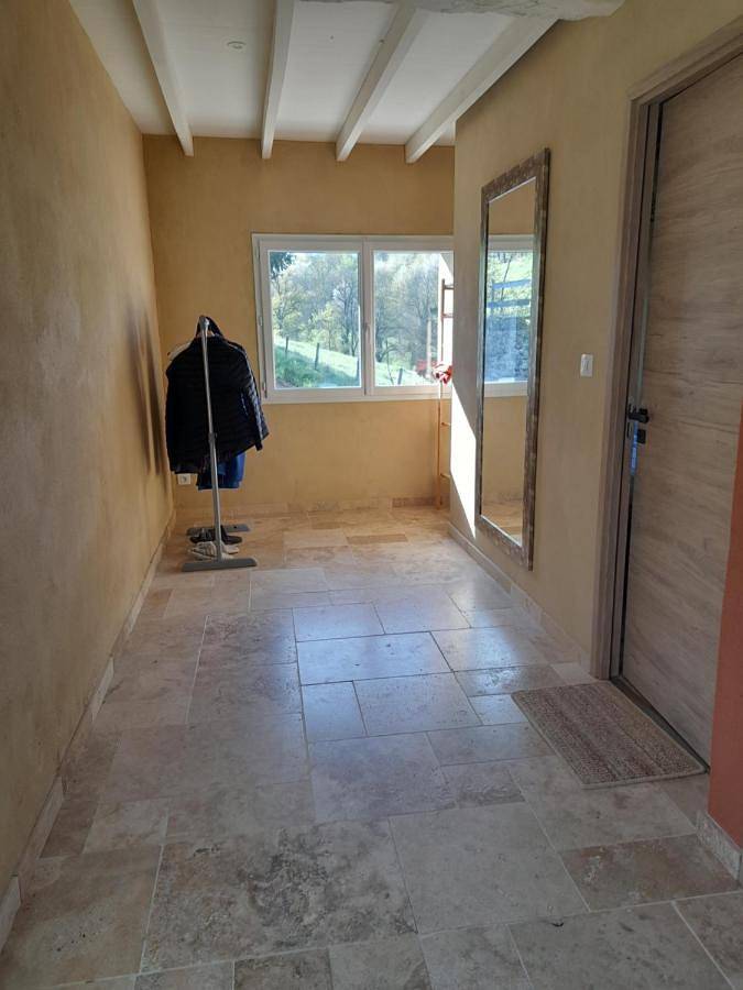 Location de vacances pour 15 personnes, avec Terrasse et Piscine à Meys (Rhône)