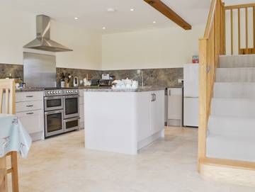 Holiday Rental for 6 People in Wiltshire, South West England, Photo 3
