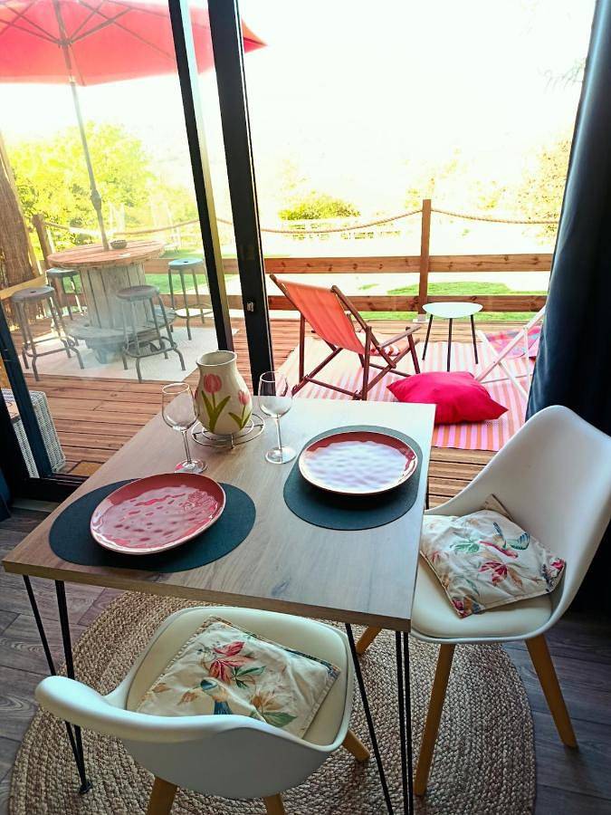 Location de vacances pour 2 personnes, avec jardin et vue à La Lande-Saint-Léger
