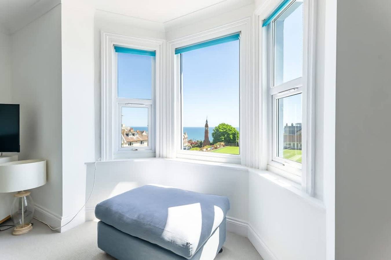 Entire apartment, Rooftop Hideaway Central Coastal Flat Sea Views in Seaton, Devon
