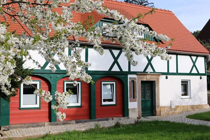 Ferienwohnung für 4 Personen, mit Garten in Jonsdorf