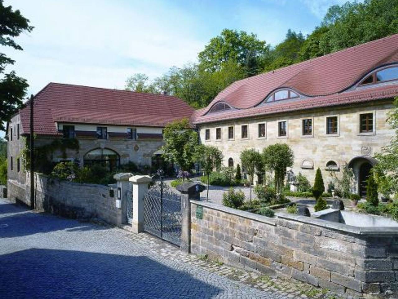 Ganze Ferienwohnung, Hotel Pension Zur Königlichen Ausspanne - Ferienwohnung in Loschwitz, Dresden